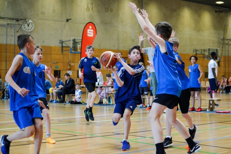 Medaillen, Pokale, Torte – Das war das Finale im MBS Basketball Schulcup 2019