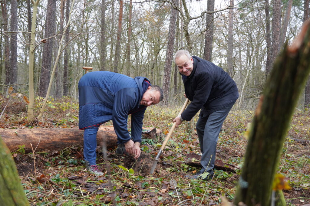 Teamwork von Landrat Sven Herzberger und MBS-Vorstand Andreas Schulz (MBS)